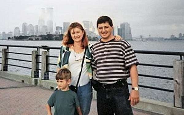 Александр Мясников с женой и сыном