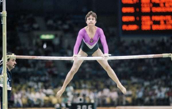 Преждевременно скончалась знаменитая гимнастка Елена Шушунова
