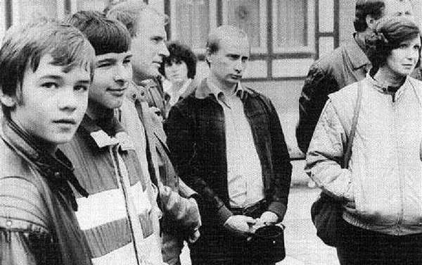 Владимир Путин в командировке в качестве сотрудника КГБ, Берлин, ГДР, 1989 год.