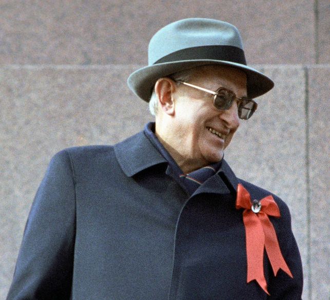 Является ли Горбачев причиной распада СССР?