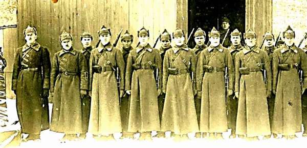 Как одевалась Красная Армия в 1918 1920 году?