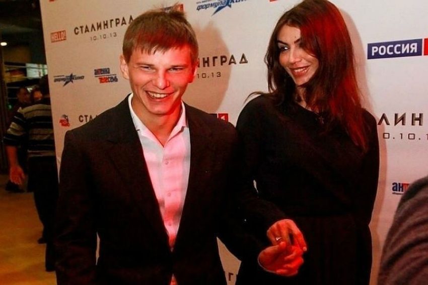 Юлия Барановская расцвела после объявившегося Аршавина и даже намекнула на очередную беременность