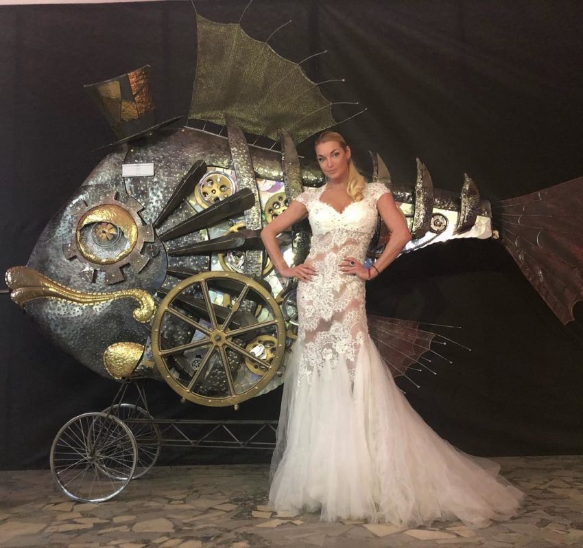 Анастасия Волочкова активно готовится к свадьбе балерина показала праздничное платье, но оно оказалось прозрачным