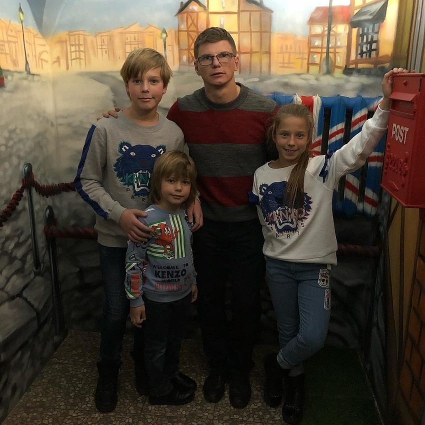 Любвеобильному Андрею Аршавину резко понадобились дети Барановской после развода