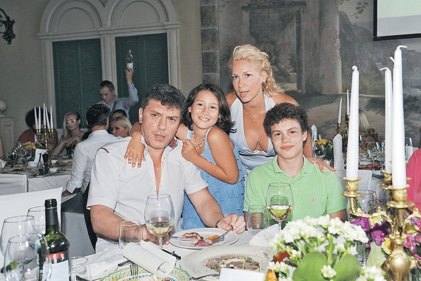Жена, любовницы и шесть детей решили судьбу наследства Бориса Немцова. Екатерина Ифтоди ворвалась и получила свое