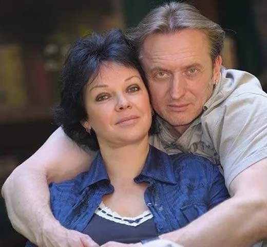 После тяжелых испытаний в жизни 55-летняя Елена Валюшкина нашла любовь с мужчиной, который годится ей в сыновья