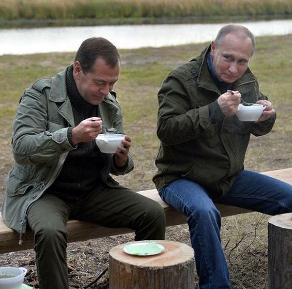 Дима на лабутенах Стас Садальский посмеялся над премьером Медведевым, который в свои 53 продолжает расти